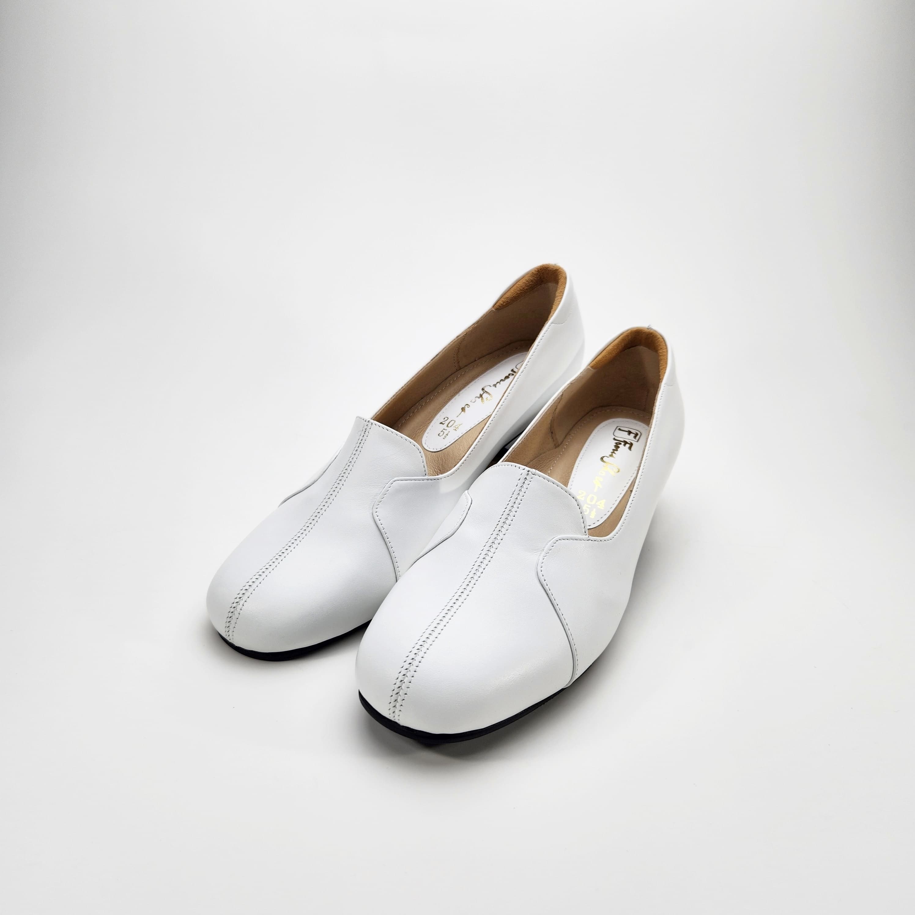 รองเท้าพยาบาล ใส่เดินสบาย ดีไซน์ไม่ซ้ำ 5