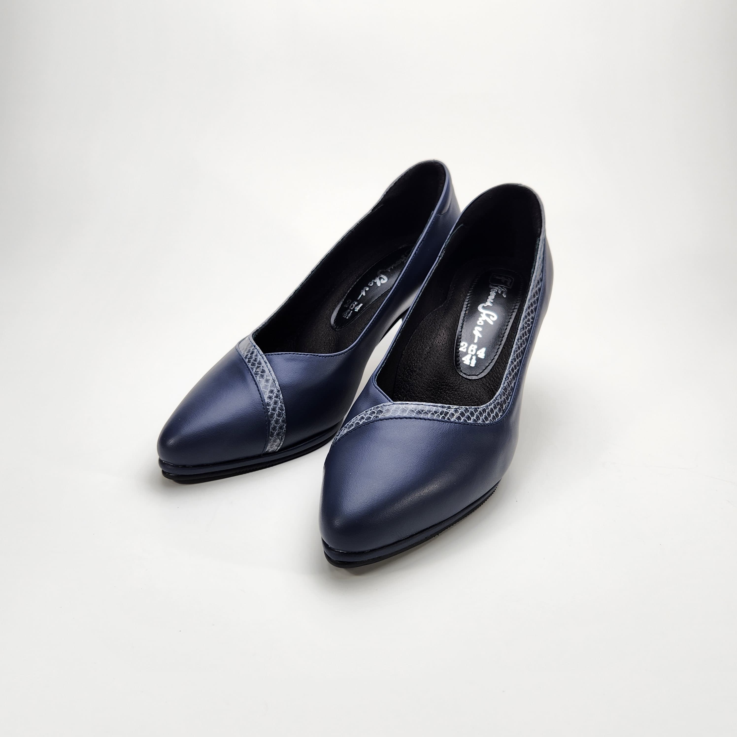 หัวแหลม ดีไซน์ตัดขอบลาย เสริมพื้นสูง 1