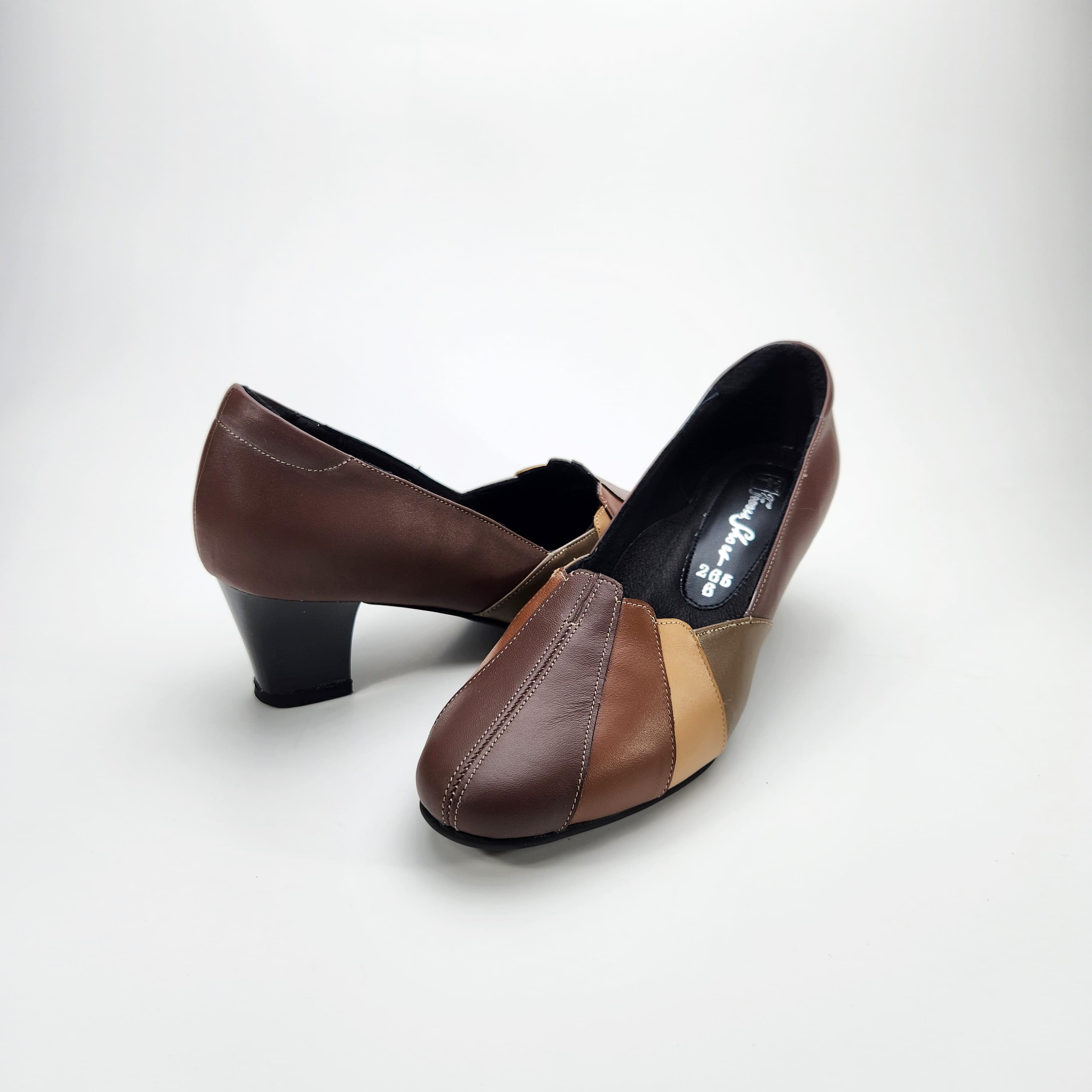 รองเท้าสุขภาพ โดดเด่นด้วยลายตัดเย็บ 2